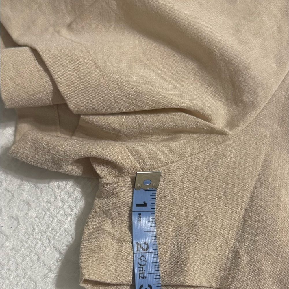 Aqua Tan Pleated Shorts Size M - Picture 8 of 10